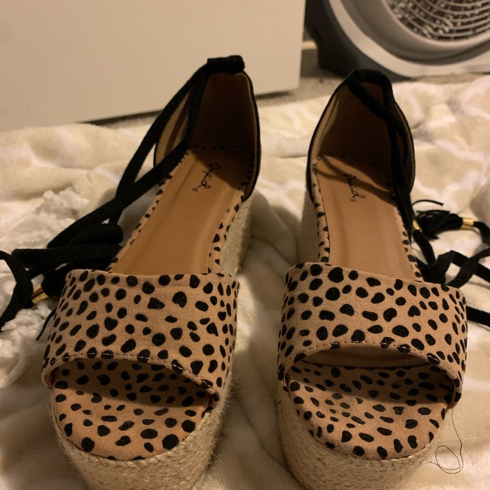 Platform sandals